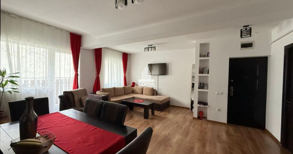 Apartament de vânzare 3 camere strada Rozelor