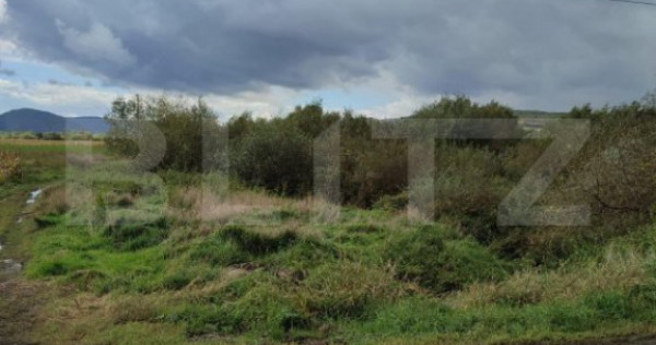 Teren extravilan de vanzare, 70 ari, utilitati, zona Simione