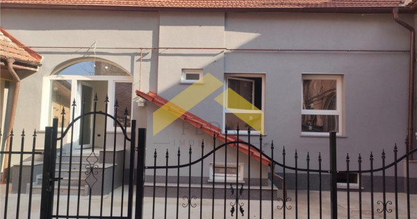 Casa cu 3 camere de in centrul Aradului