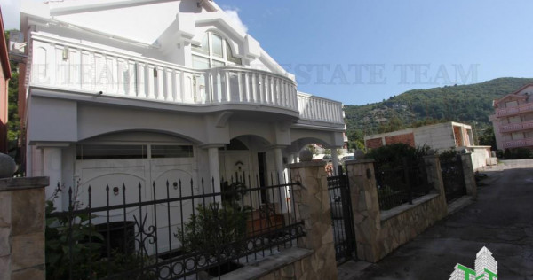 Casa de in Budva Muntenegru