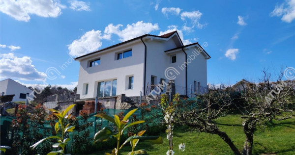 Casa individuala in Cisnadioara cu 4 camere 2 bai terasa ter