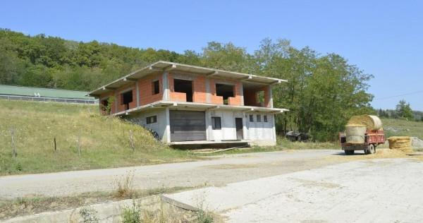 Bogati - Glimbocel, cladire cu suprafata utila 538 mp, te...