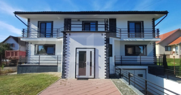 Casa individuala 262 mp, teren 1337 mp, in Mihai Viteazu