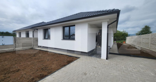 Casa de vanzare,100mp, cu 4 camere, zona Partos