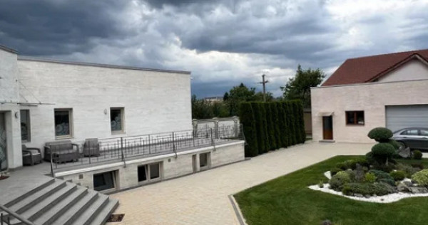 Casa de Lux zona Selimbar