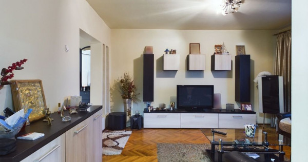 Apartament panoramic cu 4 camere zona 300