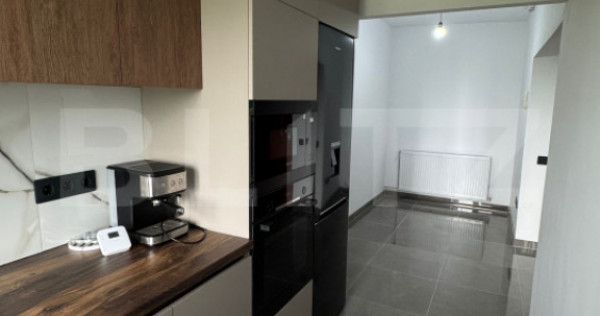 Apartament de 3 camere, renovat+garaj inclus