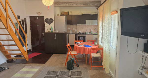 Vand apartament 3 camere cu scara interioara,2 nivele in Deva, Minerul