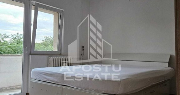 Apartament cu 2 camere, decomandat, etaj intermediar, zon...