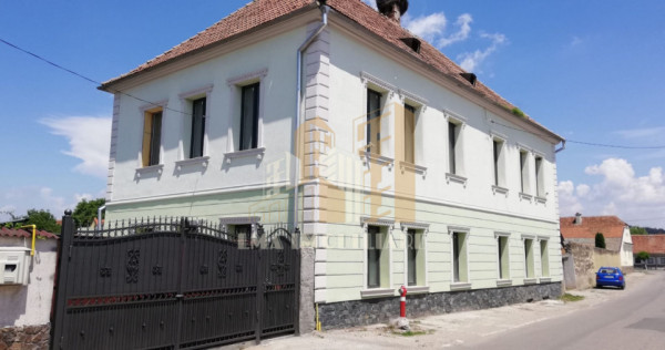 Casa,vila complet renovată central Sanpetru Brasov