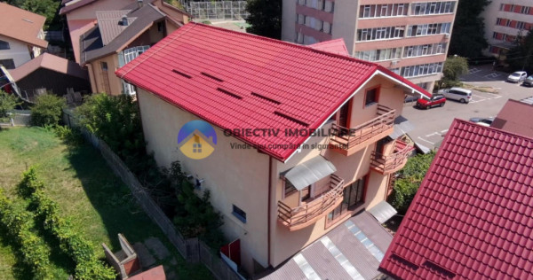 Casa de vânzare / 3 nivele / Piatra Neamț