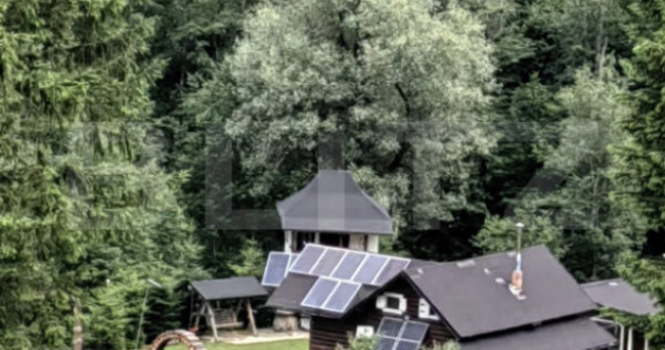 Cabana/Casa de vacanta in Molid, SV, 136 mp, teren cu 3300 m