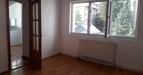 Apartament cu 2 camere Nedecomandate - etaj 2 - Zona George Enescu