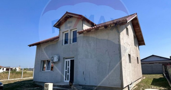 Casă de vanzare la gri cu 4 camere,teren 552mp in Les