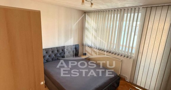 Apartament cu 3 camere, decomandat, etaj intermediar,cent...