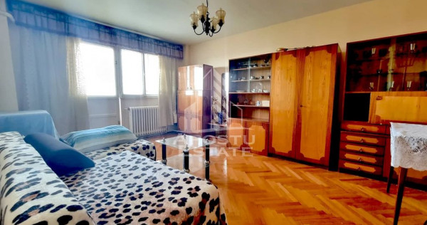 Apartament decomandat cu 3 camere, vedere pamoramica, zon...