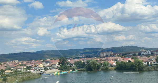 Apartament de vanzare cu gradina