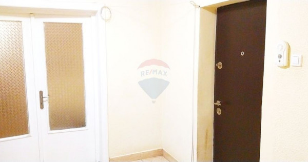 Apartament cu 2 camere de vânzare în zona 1 Mai Insula