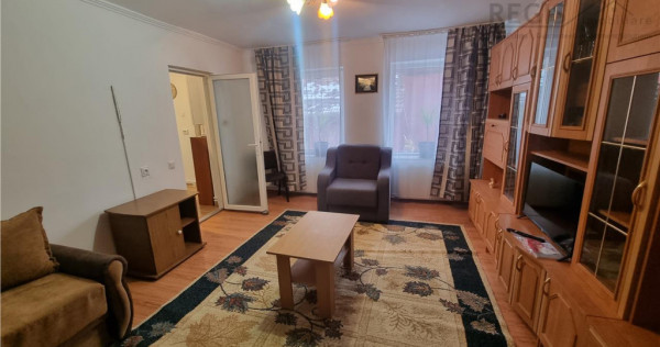 Studio la casa , zona strazii Lunga