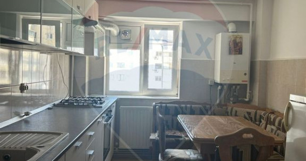 De vanzare apartament 3 camere, MB 20 Slobozia IL