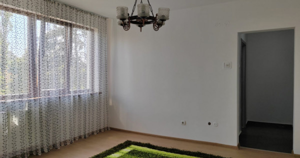 Apartament 3 camere, etajul 3/9, zona Nord- Spitalul Judetea