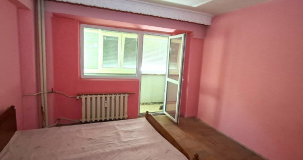 Apartament 3 camere, ultracentral, Focșani, etaj 1