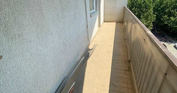 Apartament cu 3 camere|semidecomandat