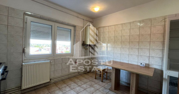Apartament cu 3 camere, 2 bai, decomandat, centrala propr...