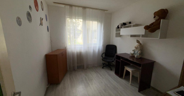 Apartament 3 camere, parter, zona Dacia