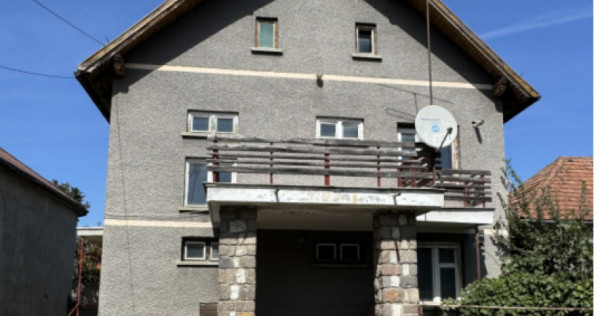 Casa 5 Camere 160 mp, zona Aurel Vlaicu