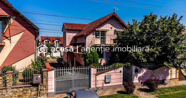 Vilă cu 6 camere &icirc;n zona rezidențială - Poltura