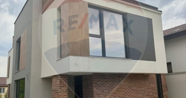 Casă / Vilă cu 4 camere de vânzare