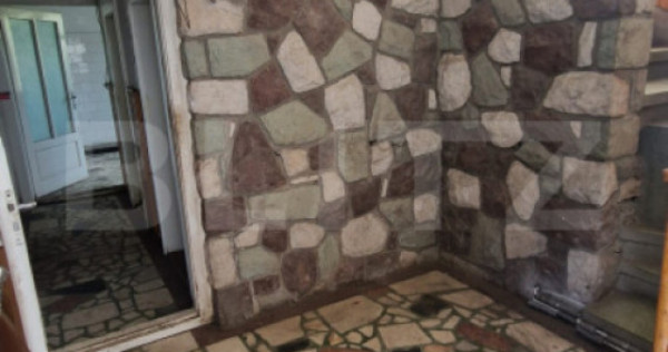 Casa deosebita D-P-E+POD, 6 camere, 200 mp + 1053 mp teren,