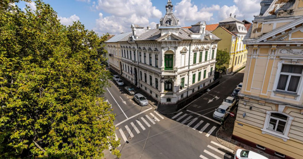 Clădire ultracentrală de vânzare Bulevardul Decebal Co...