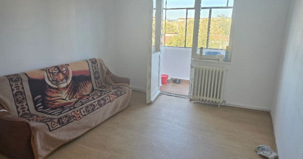 Vand apartament 3 camere in Deva, zona Scarisoara (Astoria), etaj 3,