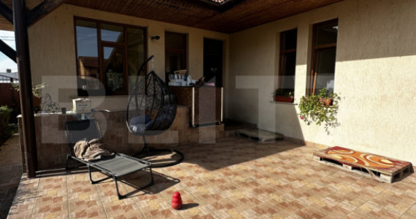 Casa de vanzare 4 camere, 120 mp, Zona Piata Mare