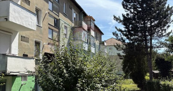 Apartament cu 2 camere de vânzare în zona Vest
