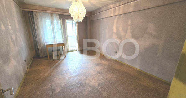 Apartament decomandat 4 camere 4 balcoane 2 bai etaj 1 Centr