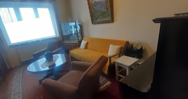 Unirii, zona Casa Vacantei, 3 camere, etaj 2