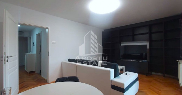 Apartament cu 3 camere decomandat in zona Maranata