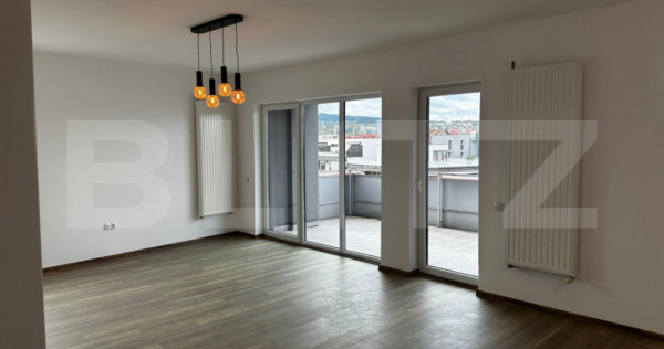 Apartament 3 camere 2 Bai 82 mp, Terasa 46 mp, Parcare zona