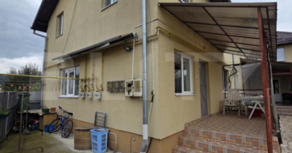 Casă tip triplex de vânzare, 100 mp, zona Centrală