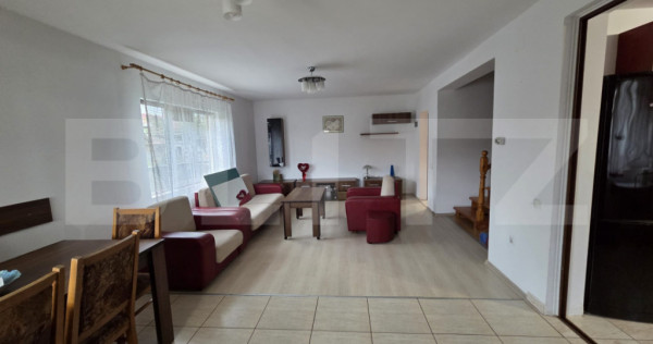 Casă tip triplex de v&acirc;nzare, 100 mp, zona Centrală