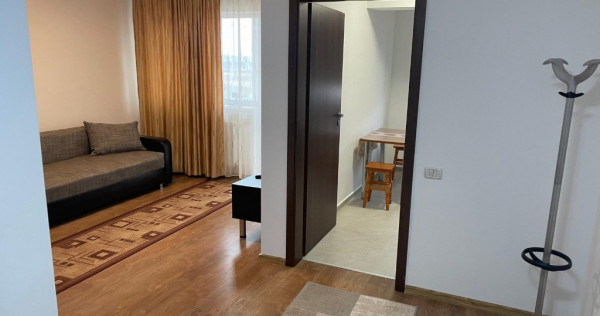 Garsonieră decomandată de închiriat 38 mp loc de parcare inclus centru