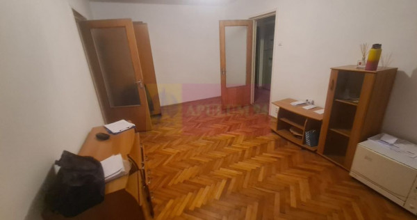 Apartament cu 2 camere de vanzare in Campina