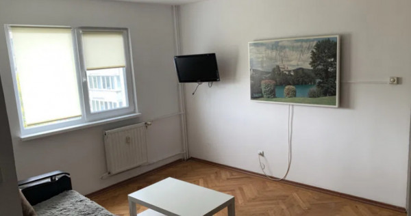 Apartament 2 camere, semidecomandat - zona Astra