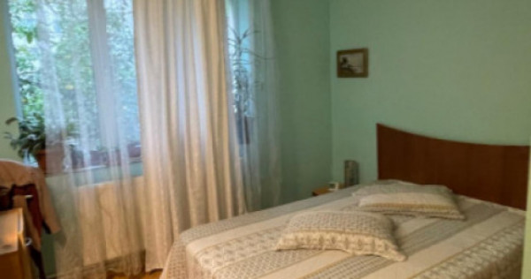 Apartament 4 camere - zona Far Constanta