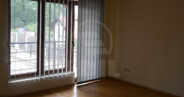 Apartament 3 camere,decomandat,zona Calea Turzii