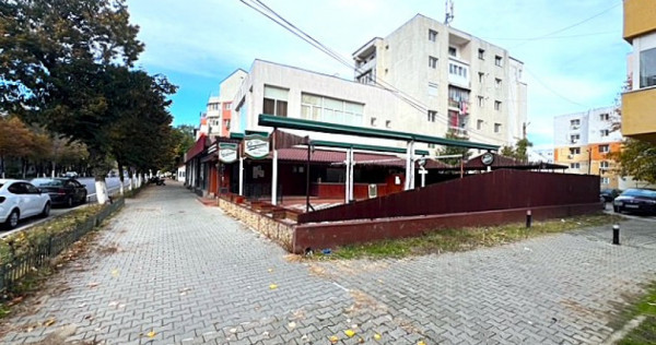 VANZARE CLADIRE CU RESTAURANT UTILAT COMPLET PLUS SPATIU COM