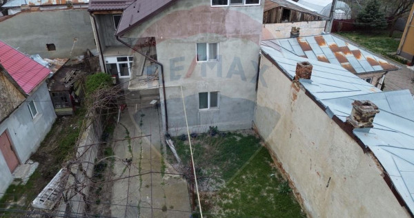 Casă / Vilă cu 5 camere de v&acirc;nzare &icirc;n zona Obor